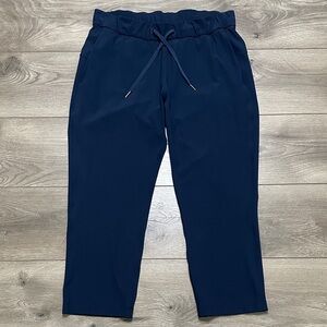 Lululemon On The Fly Mid Rise Crop Pants Navy Blue Size 8